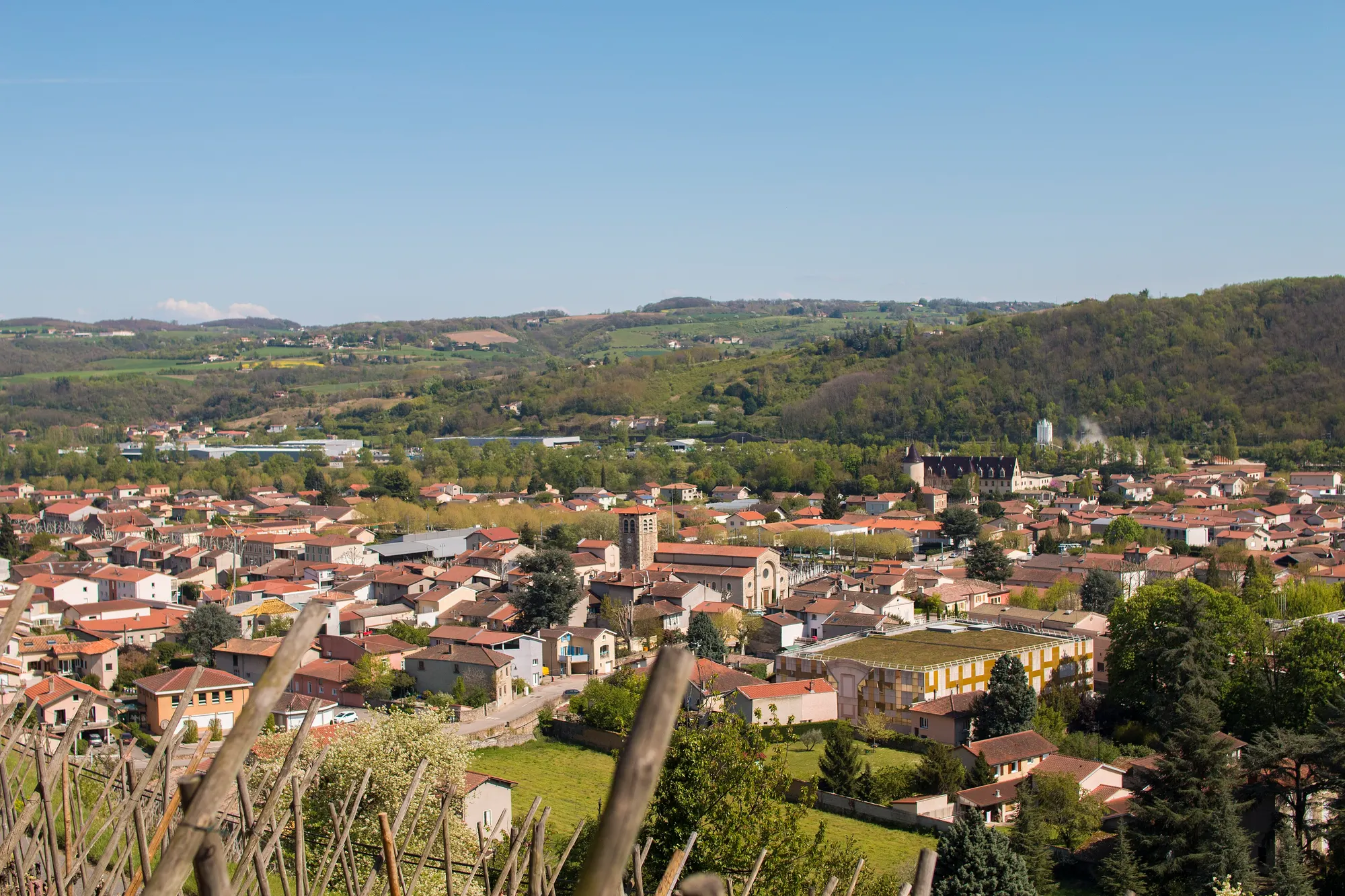 Le village d'Ampuis vu depuis les vignes de la Côte-Rôtie